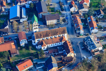 Vue aérienne de Église Saint-Sébastien à Ketsch dans le département Bade-Wurtemberg, Allemagne