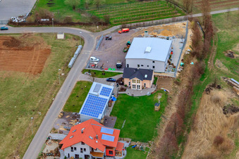 Vue aérienne de Zone industrielle An der Ahlmühle, Bähr Weinbautechnik GmbH à Ilbesheim bei Landau dans le département Rhénanie-Palatinat, Allemagne