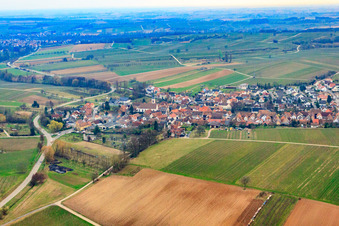 Photographie aérienne de Vue du village depuis le nord à Göcklingen dans le département Rhénanie-Palatinat, Allemagne