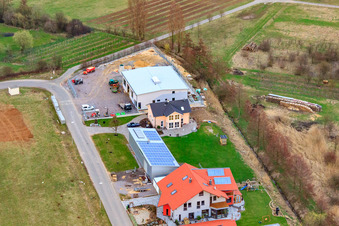 Photographie aérienne de Zone industrielle An der Ahlmühle, Bähr Weinbautechnik GmbH à Ilbesheim bei Landau dans le département Rhénanie-Palatinat, Allemagne