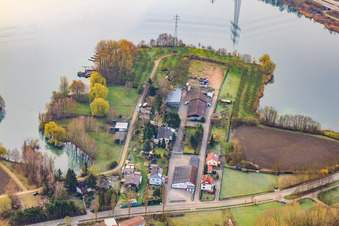 Vue aérienne de Péninsule commerciale sur le lac Schauffele à Wörth am Rhein dans le département Rhénanie-Palatinat, Allemagne