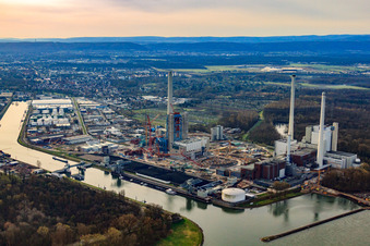 Vue aérienne de Nouvelle centrale à vapeur ENBW du port du Rhin Karlsruhe à le quartier Daxlanden in Karlsruhe dans le département Bade-Wurtemberg, Allemagne
