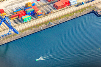 Vue aérienne de CONTARGO Dans le port du Rhin Karlsruhe sur la Nordbeckenstraße à le quartier Mühlburg in Karlsruhe dans le département Bade-Wurtemberg, Allemagne