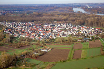 Vue aérienne de Du nord-est à le quartier Neuburgweier in Rheinstetten dans le département Bade-Wurtemberg, Allemagne
