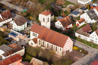 Photographie aérienne de Église Sainte-Ursule à le quartier Neuburgweier in Rheinstetten dans le département Bade-Wurtemberg, Allemagne