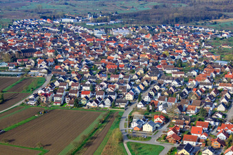Vue aérienne de Hebelstr à Au am Rhein dans le département Bade-Wurtemberg, Allemagne