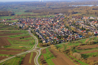 Vue aérienne de Du nord-est à le quartier Illingen in Elchesheim-Illingen dans le département Bade-Wurtemberg, Allemagne
