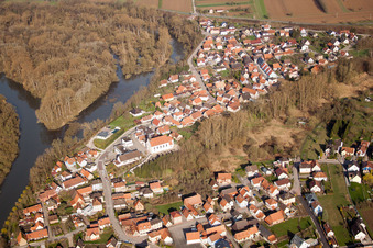 Vue d'oiseau de Munchhausen dans le département Bas Rhin, France