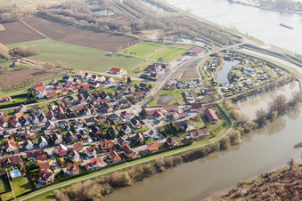 Vue oblique de Zones riveraines le long de l'embouchure de la rivière Sauer à Munchhausen dans le département Bas Rhin, France