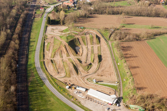 Vue aérienne de Piste de course cross-country du circuit moto du Moto club de Mothern à Mothern dans le département Bas Rhin, France