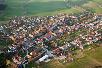 Vue aérienne de Du sud à le quartier Holzhausen in Amt Wachsenburg dans le département Thuringe, Allemagne