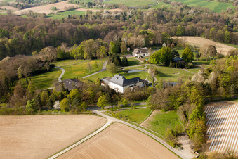 Ancienne villa Schmieder à le quartier Durlach in Karlsruhe dans le département Bade-Wurtemberg, Allemagne hors des airs