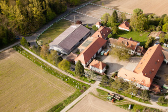 Rittnerthof à le quartier Durlach in Karlsruhe dans le département Bade-Wurtemberg, Allemagne vue du ciel