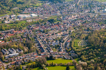 Vue aérienne de Buchenstr à le quartier Berghausen in Pfinztal dans le département Bade-Wurtemberg, Allemagne