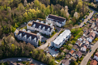 Vue aérienne de Centre pour personnes âgées Haus Edelberg à le quartier Berghausen in Pfinztal dans le département Bade-Wurtemberg, Allemagne