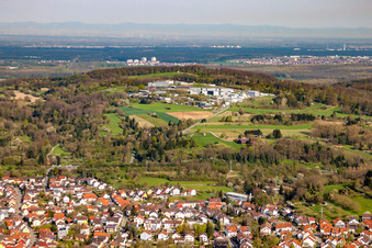 Vue aérienne de Institut Fraunhofer à le quartier Grötzingen in Karlsruhe dans le département Bade-Wurtemberg, Allemagne