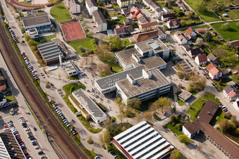 Enregistrement par drone de Lycée Ludwig-Marum Pfinztal à le quartier Berghausen in Pfinztal dans le département Bade-Wurtemberg, Allemagne