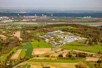 Vue aérienne de Institut Fraunhofer de technologie chimique (ICT) de l'est à le quartier Berghausen in Pfinztal dans le département Bade-Wurtemberg, Allemagne