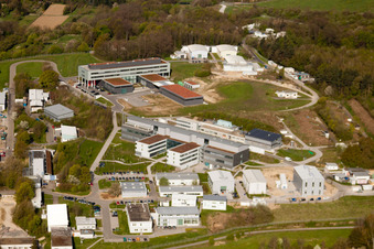 Institut Fraunhofer de technologie chimique (ICT) à le quartier Berghausen in Pfinztal dans le département Bade-Wurtemberg, Allemagne d'en haut