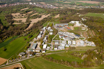 Institut Fraunhofer de technologie chimique (ICT) à le quartier Berghausen in Pfinztal dans le département Bade-Wurtemberg, Allemagne depuis l'avion