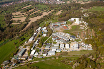 Vue d'oiseau de Institut Fraunhofer de technologie chimique (ICT) à le quartier Berghausen in Pfinztal dans le département Bade-Wurtemberg, Allemagne