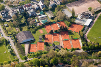 Vue aérienne de Club de tennis au stade Turmberg à le quartier Durlach in Karlsruhe dans le département Bade-Wurtemberg, Allemagne