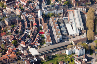 Vue aérienne de À l'ancienne fonderie à le quartier Durlach in Karlsruhe dans le département Bade-Wurtemberg, Allemagne