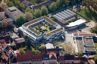 Vue aérienne de Parc industriel et implantation d'entreprises à le quartier Durlach in Karlsruhe dans le département Bade-Wurtemberg, Allemagne