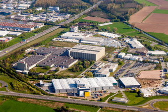 Vue aérienne de Locaux de l'usine Robert Bosch GmbH à le quartier Durlach in Karlsruhe dans le département Bade-Wurtemberg, Allemagne