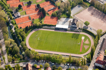 Vue aérienne de Stade Turmberg à le quartier Durlach in Karlsruhe dans le département Bade-Wurtemberg, Allemagne