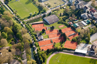 Vue aérienne de Club de tennis au stade Turmberg à le quartier Durlach in Karlsruhe dans le département Bade-Wurtemberg, Allemagne