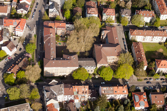 Vue aérienne de Gymnase de Markgrafen à le quartier Durlach in Karlsruhe dans le département Bade-Wurtemberg, Allemagne