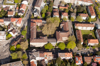 Vue aérienne de Gymnase de Markgrafen à le quartier Durlach in Karlsruhe dans le département Bade-Wurtemberg, Allemagne