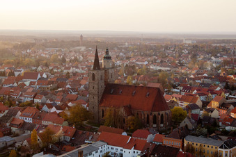 Photographie aérienne de Église Saint-Nicolas dans le vieux centre-ville à Jüterbog dans le département Brandebourg, Allemagne