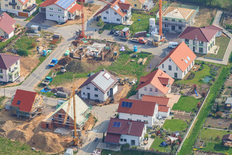 Sur la haute piste à Kandel dans le département Rhénanie-Palatinat, Allemagne d'en haut