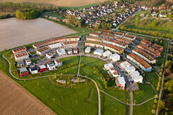 Photographie aérienne de Cinquante acres à le quartier Hohenwettersbach in Karlsruhe dans le département Bade-Wurtemberg, Allemagne