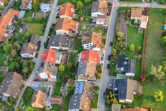 Vue aérienne de Sur la montagne à le quartier Grünwettersbach in Karlsruhe dans le département Bade-Wurtemberg, Allemagne