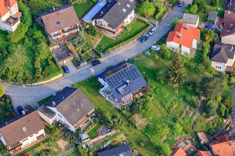 Vue oblique de Chemin Albert Schneller à le quartier Grünwettersbach in Karlsruhe dans le département Bade-Wurtemberg, Allemagne