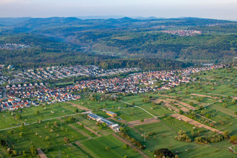 Vue aérienne de Du nord à le quartier Busenbach in Waldbronn dans le département Bade-Wurtemberg, Allemagne