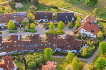 Vue oblique de Trollingerstr à le quartier Stupferich in Karlsruhe dans le département Bade-Wurtemberg, Allemagne