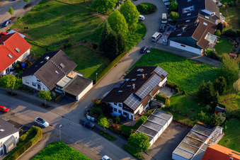 Vue aérienne de Rue Riesling à le quartier Stupferich in Karlsruhe dans le département Bade-Wurtemberg, Allemagne