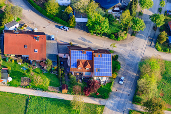 Enregistrement par drone de Traminerstr à le quartier Stupferich in Karlsruhe dans le département Bade-Wurtemberg, Allemagne