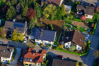 Vue aérienne de Rebgärtenstr à le quartier Stupferich in Karlsruhe dans le département Bade-Wurtemberg, Allemagne