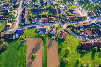 Vue aérienne de Rue Silvaner à le quartier Stupferich in Karlsruhe dans le département Bade-Wurtemberg, Allemagne