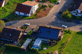 Rue Riesling à le quartier Stupferich in Karlsruhe dans le département Bade-Wurtemberg, Allemagne depuis l'avion
