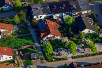 Vue aérienne de Rue Silvaner à le quartier Stupferich in Karlsruhe dans le département Bade-Wurtemberg, Allemagne