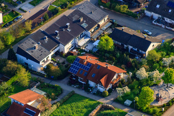 Vue aérienne de Rue Palmbacher à le quartier Stupferich in Karlsruhe dans le département Bade-Wurtemberg, Allemagne