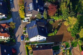 Vue aérienne de Gutedelstr à le quartier Stupferich in Karlsruhe dans le département Bade-Wurtemberg, Allemagne
