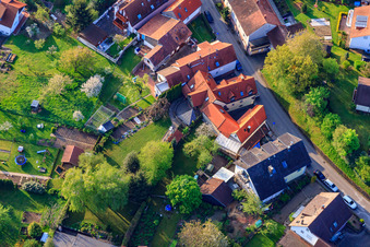 Rue Palmbacher à le quartier Stupferich in Karlsruhe dans le département Bade-Wurtemberg, Allemagne d'un drone