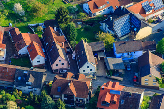 Vue oblique de Rue Palmbacher à le quartier Stupferich in Karlsruhe dans le département Bade-Wurtemberg, Allemagne